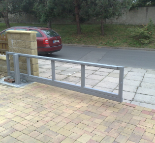 Zakázková výroba plotů a bran